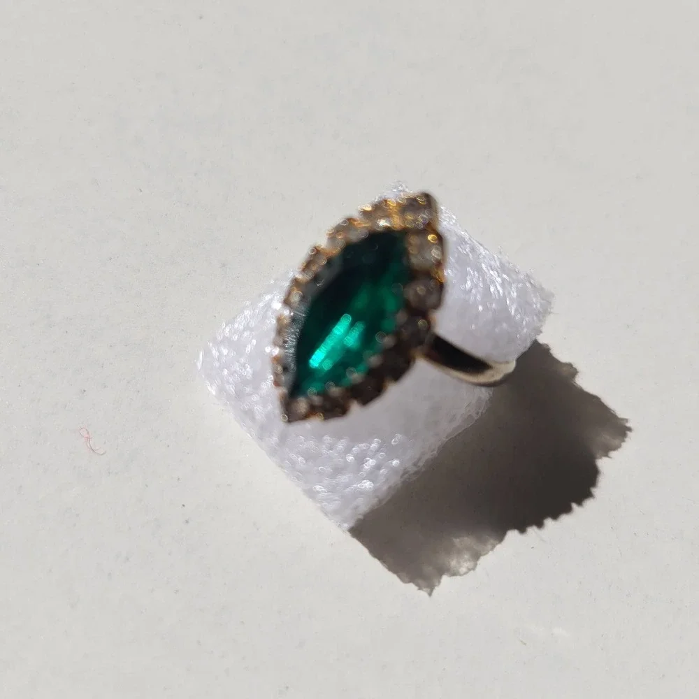 Vintage Marquise Emerald Green Glass Rhinestone Cocktail Ring Size 6 Silver - Picture 1 of 10